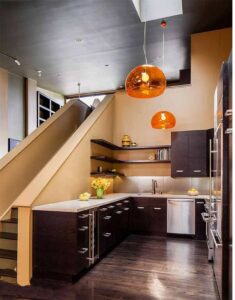 thiết kế bếp ở gầm cầu thang hợp lý không (7)
