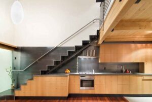 thiết kế cầu thang ở phòng bếp (5)