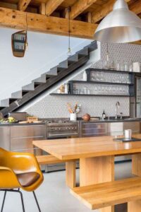 thiết kế cầu thang ở phòng bếp (9)