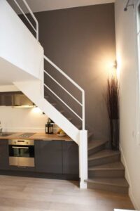 thiết kế cầu thang ở phòng bếp đẹp (4)