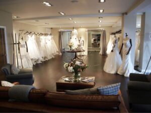 ý tưởng thiết kế tiệm áo cưới nhỏ đẹp (9)